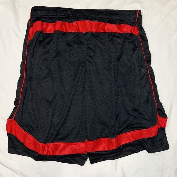 Ultra Performance Men’s Red Black Closed Mesh Dazzle Shorts Size Large - Picture 2 of 9